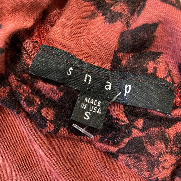 Low Cut Cold Shoulder Blouse - Picture 3 of 3